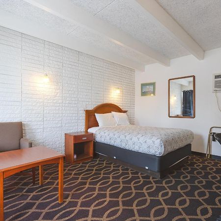 Sonrise Inn Lincoln Hwy By Oyo Breezewood Exterior photo